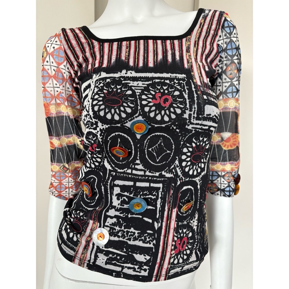Save the Queen Top with Buttons